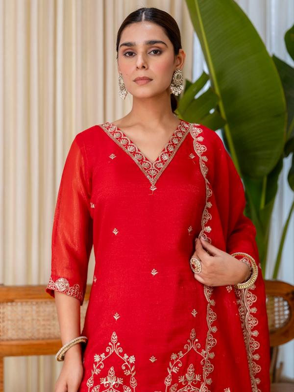 VP 9820 P Women’s Zari Embroidered Straight Kurta Plazzo with Dupatta Set